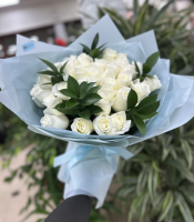 Монобукет из белой кенийской розы 40 см