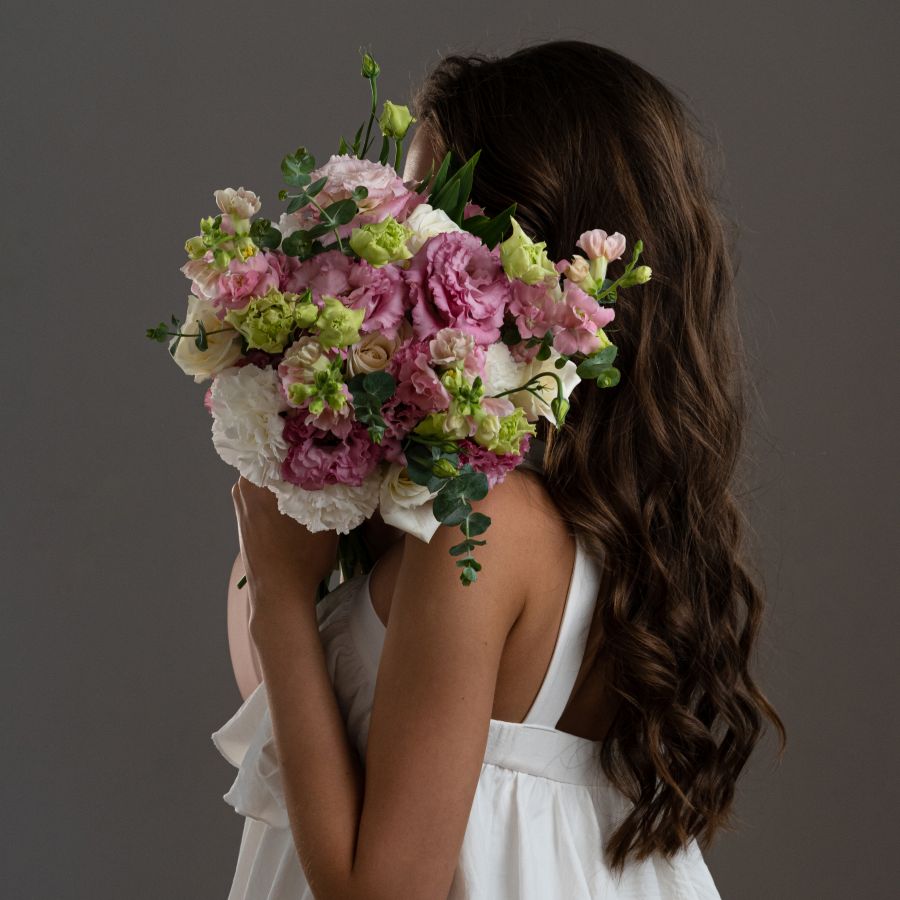 Букет невесты с нежно-розовой эустомой