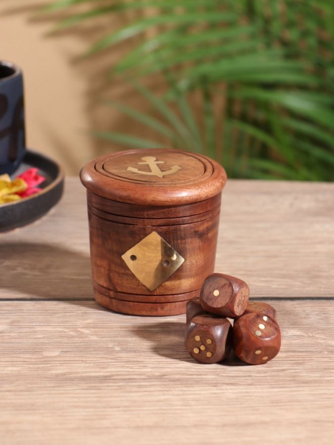 Кости игральные в шкатулке, 6.5?6.5?6 см, дерево шишам, латунь