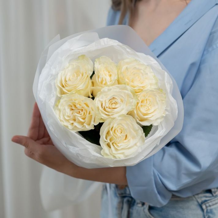 Белая роза от 7 шт (60см Эквадор)