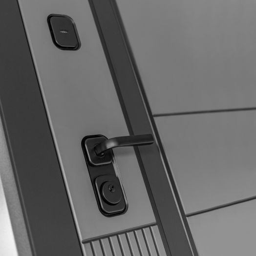 Входная дверь Лабиринт EVOLAB - 25 Белый софт (черная вставка)