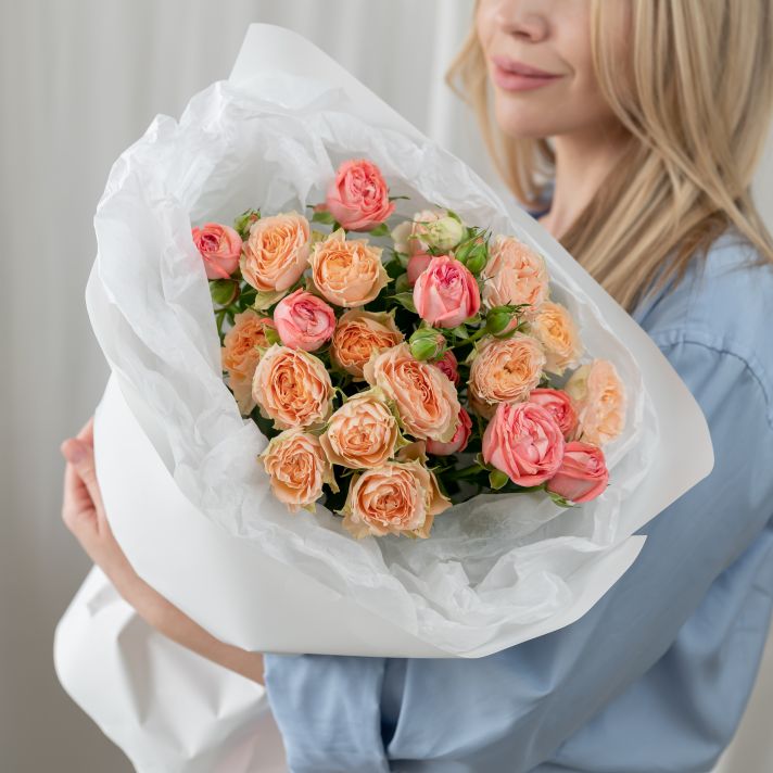 5 кустовых роз нежный микс