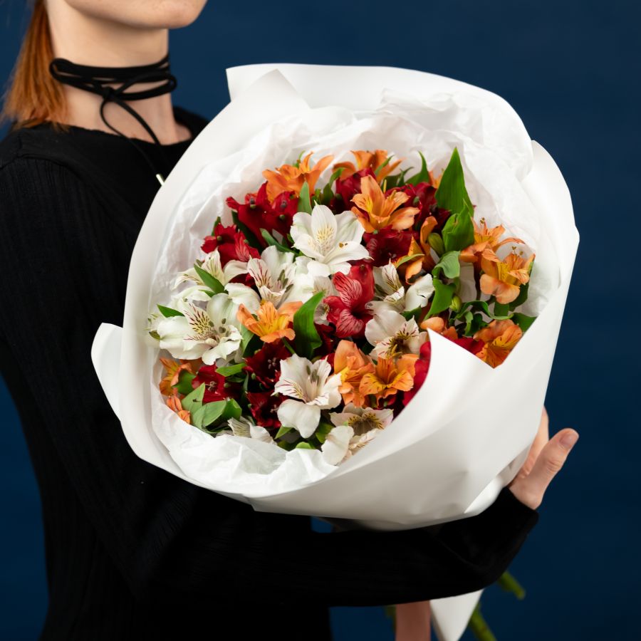 11 альстромерий