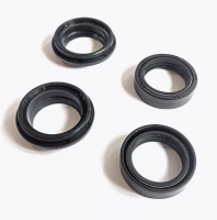 Сальники + пыльники вилки YBR125