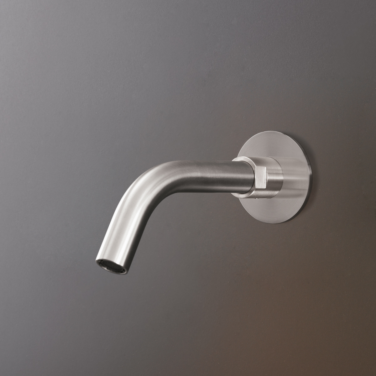 Настенный излив Cea Design NEUTRA нержавеющая сталь NEU66 цена от 35 844 ₽ Фото Настенный излив Cea Design NEUTRA нержавеющая сталь NEU66