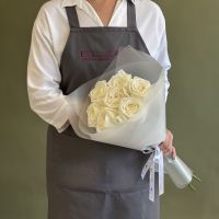Белая пионовидная роза