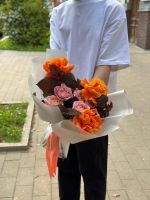 Букет с кустовой пионовидной и осенней розами #1521
