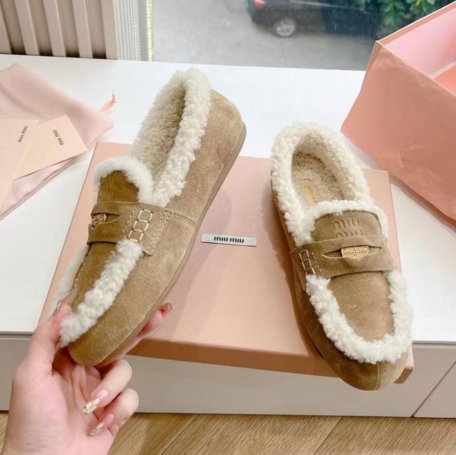 Лоферы MIU MIU Premium с мехом