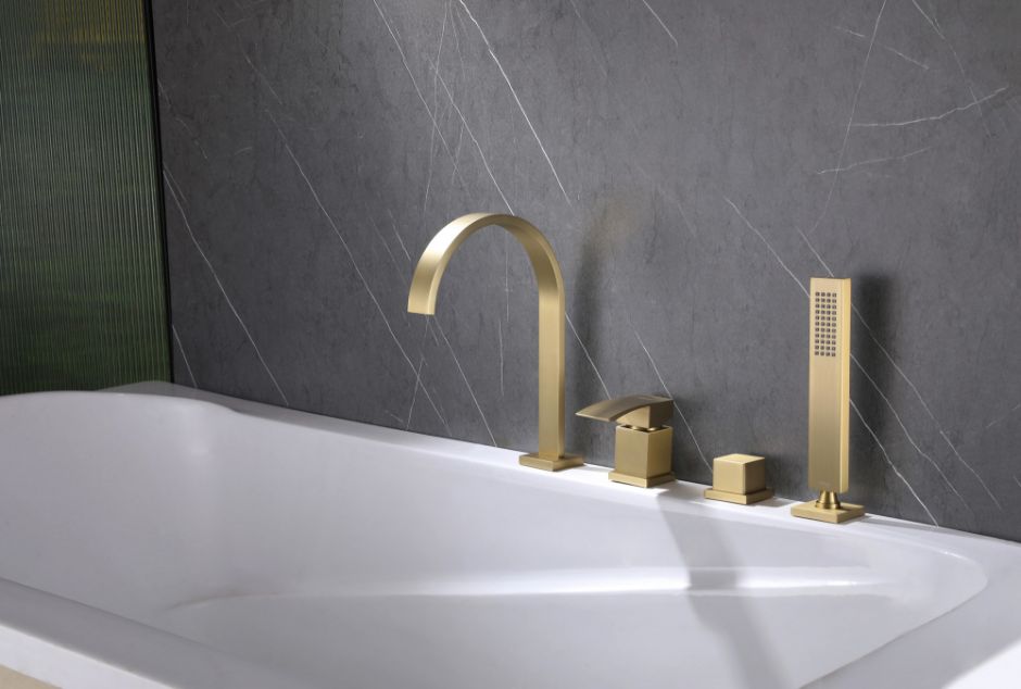 Смеситель ABBER Wasserfall AF8613G на борт ванны, золото матовое ФОТО