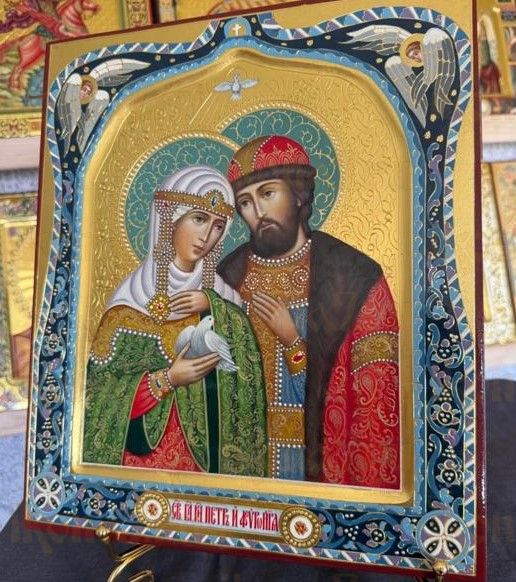 Петр и Феврония 27х31 см (рукописная икона с сусальным золотом и чеканкой)