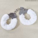 Наручники с мехом, цвет белый