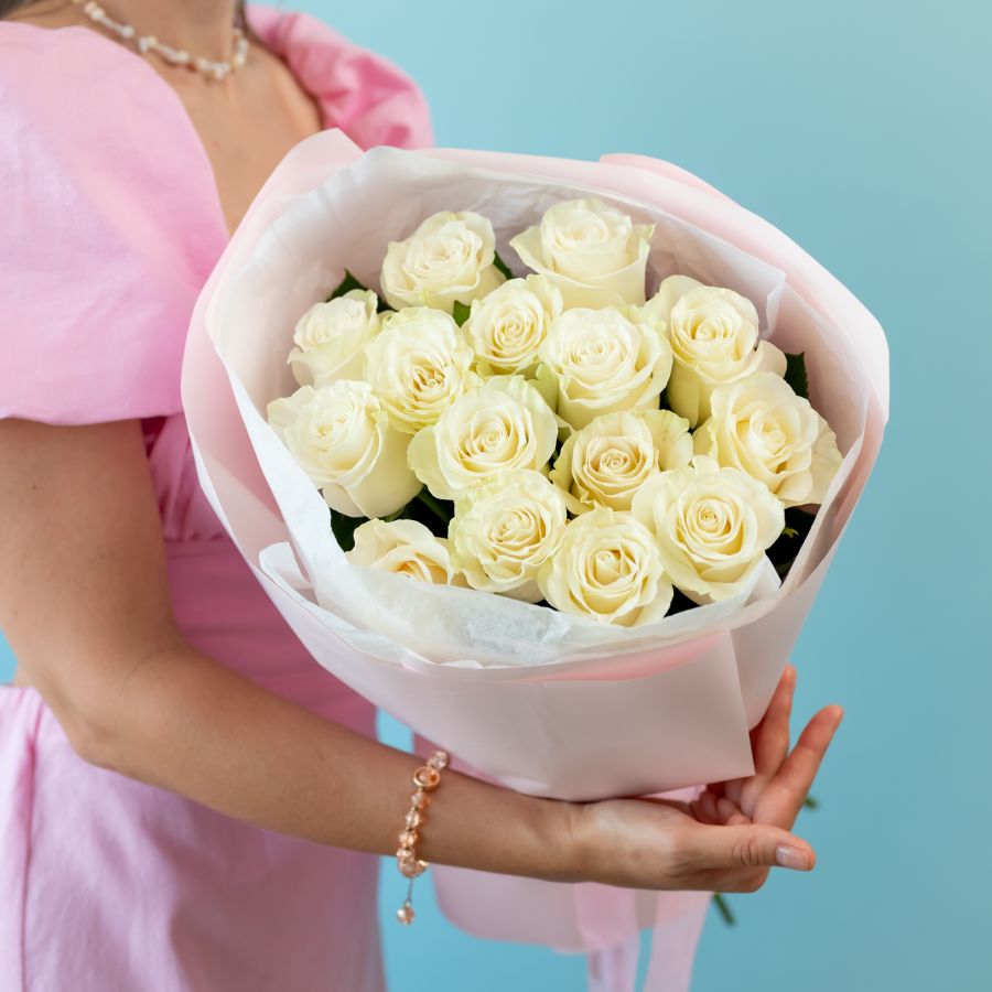 Белая роза 15 шт