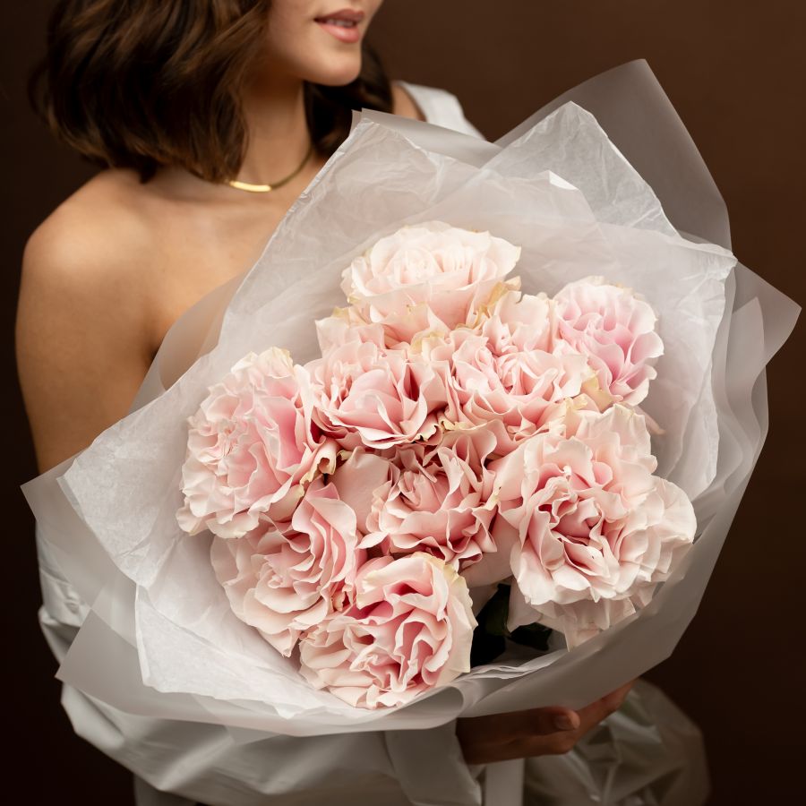 9 вывернутых роз сорт пинк мондиаль