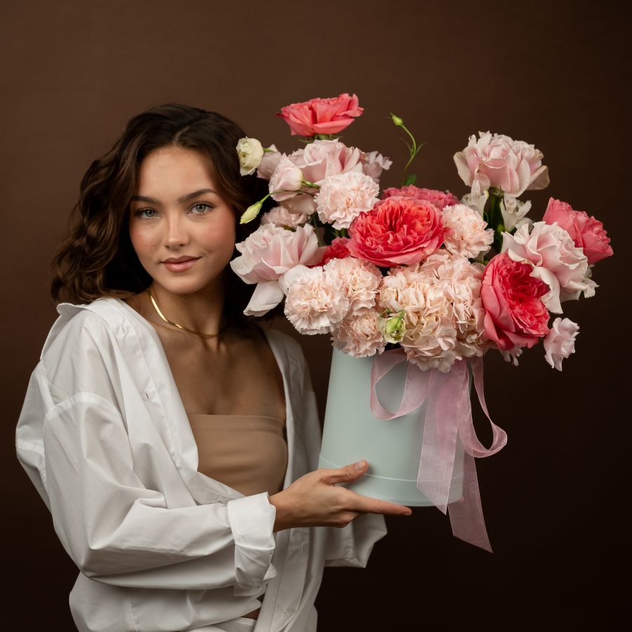 Шляпная коробка голубая размер L