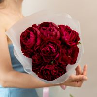 7 пионы красные