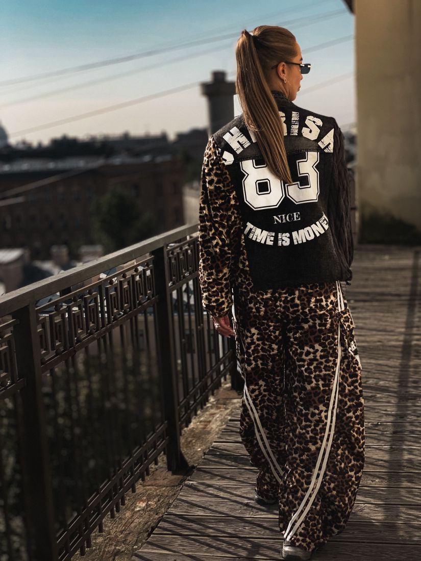 Дизайнерский костюм