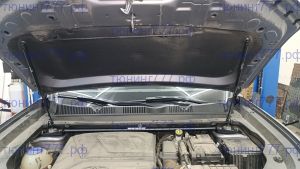 Распорка передних стоек на Jetour Dashing, с амортизаторами капота