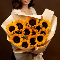15 подсолнухов в оформлении