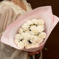 Белые диантусы в оформлении 25 шт
