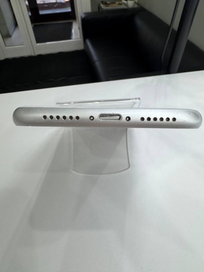 Apple iPhone корпус XR в сборе со шлейфами, стеклом камеры оригинал с разбора (снятый) пару царапин на рамке  белый