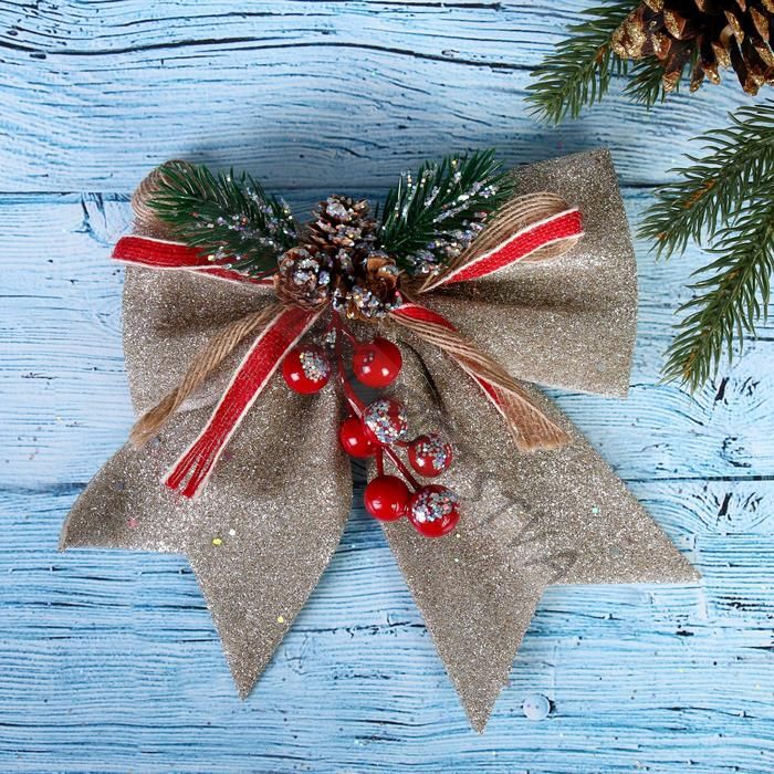 Ёлочная игрушка «Зимнее волшебство. Бант - шишки, ягодки» пластик, 21x18 см, бежевый