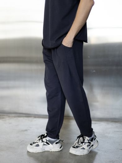 Брюки с защипами графит