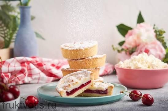 Пирожное Тарт с творогом и вишней 1/1,4кг КФ «Баттерфляй»