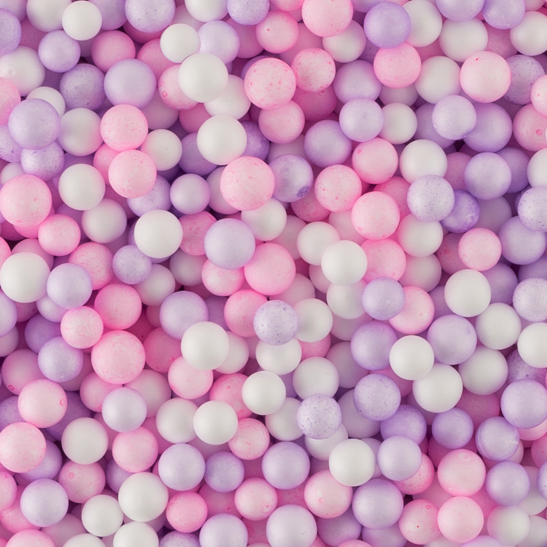 Розово-лиловые крупные пенопластовые шарики