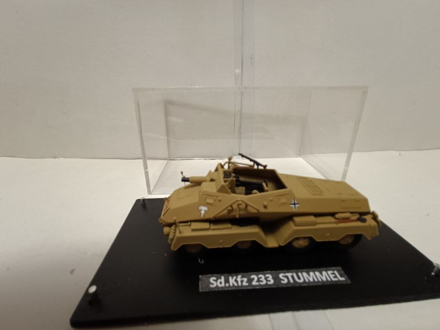 Sd.Kfz 233 Stummel   (1/72)