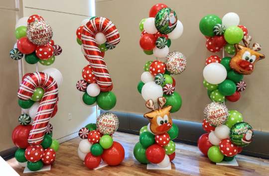 Новогодняя колонна из воздушных шаров Новогодняя колонна из воздушных шаров