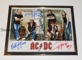 Автографы: AC/DC. Ангус Янг, Малколм Янг, Фил Радд, Клифф Уильямс, Брайан Джонс. Редкость
