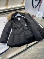 Пуховик женский MONCLER
