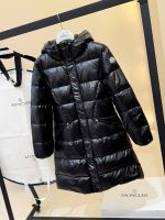 Пуховик женский MONCLER