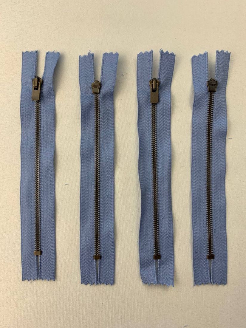 Молния металлическая