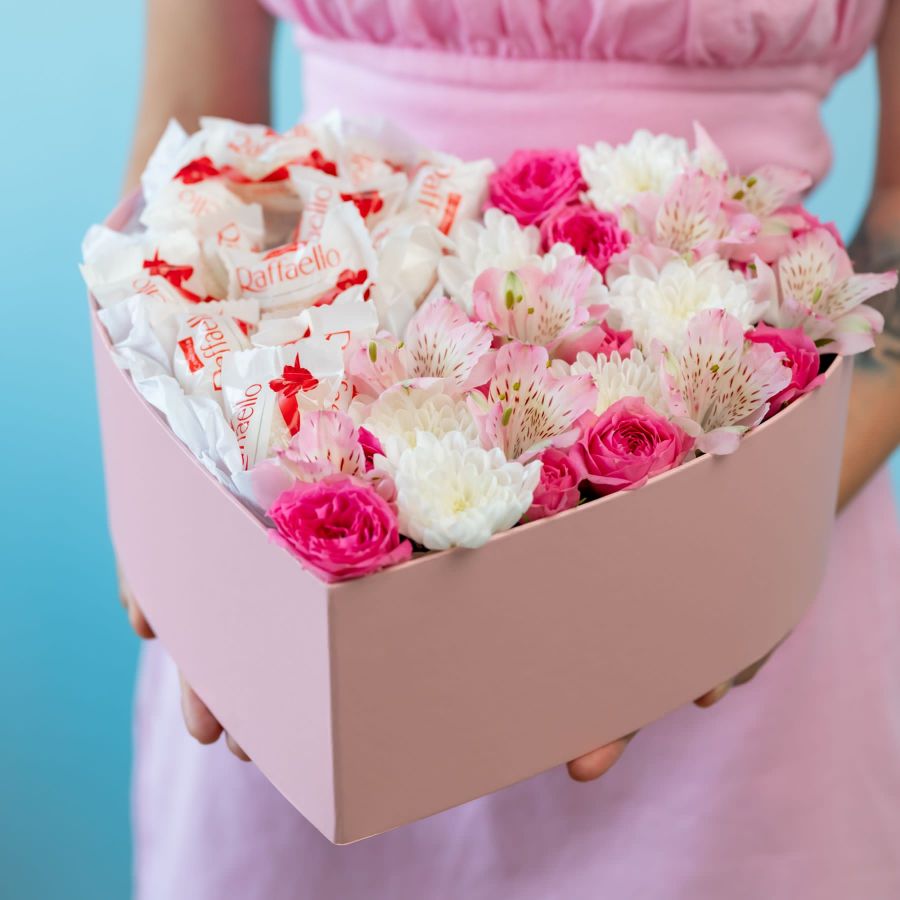 Сердце S с рафаэлло