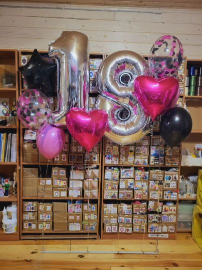 Инсталляция из шаров 18