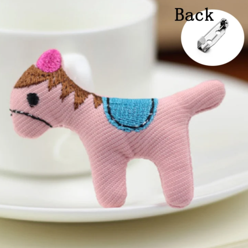 Брошь текстильная Плюшевая ЛОШАДКА Разные цвета (JIAN)