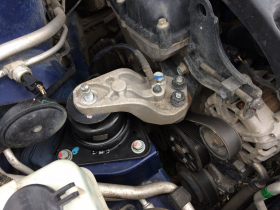 Замена Левой Опоры Двигателя на Автомобиле Варшавское шоссе 170Бс7