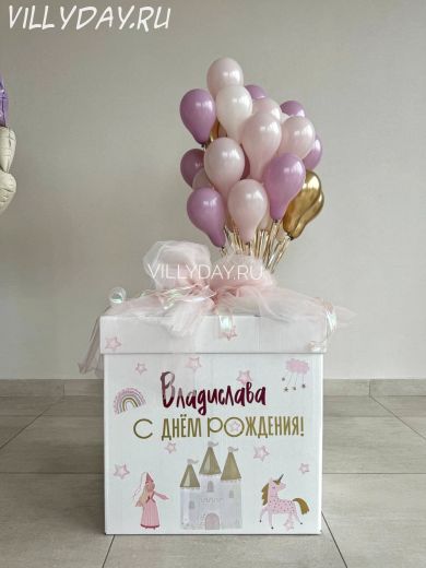 Коробка с картинками и фатином