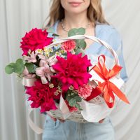 Цветочная корзина с рафаэлло размер S