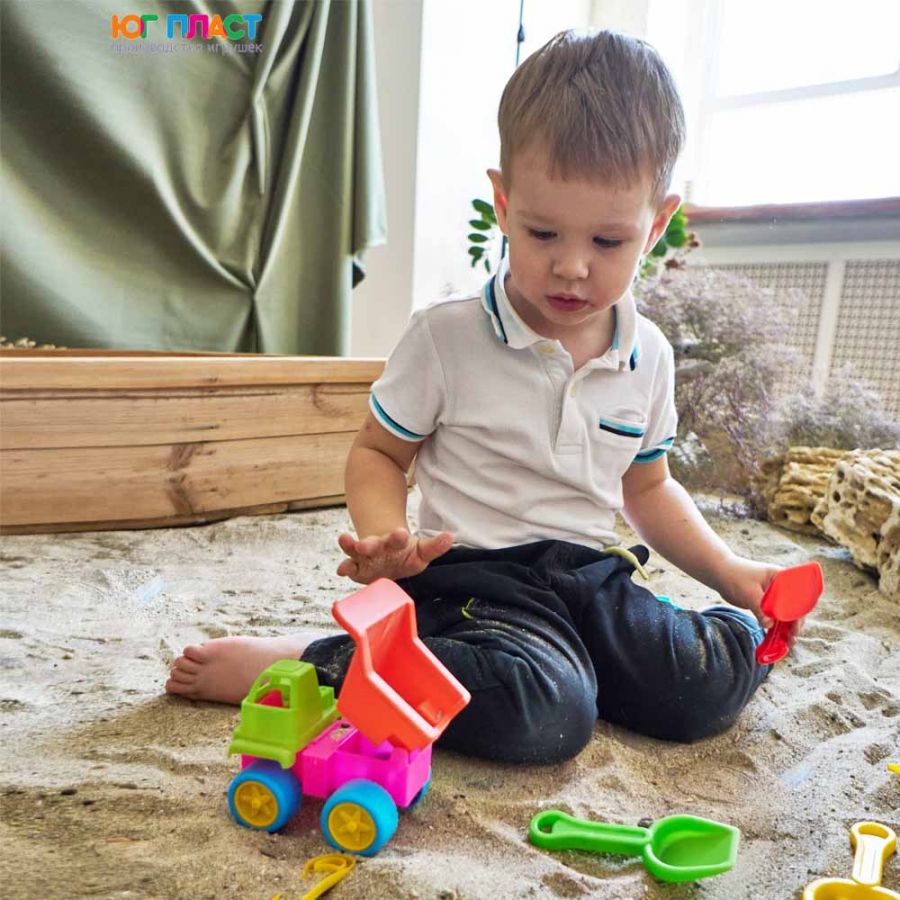 Машинка грузовик "Кузя" с лопаткой и граблями