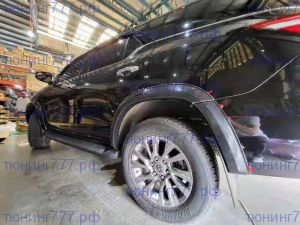 Расширители арок широкие для Фортунер с 08.2020-