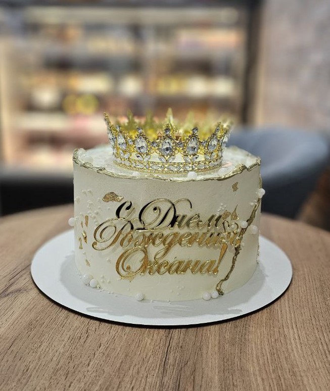 Торт "Корона" белый 2,5 кг