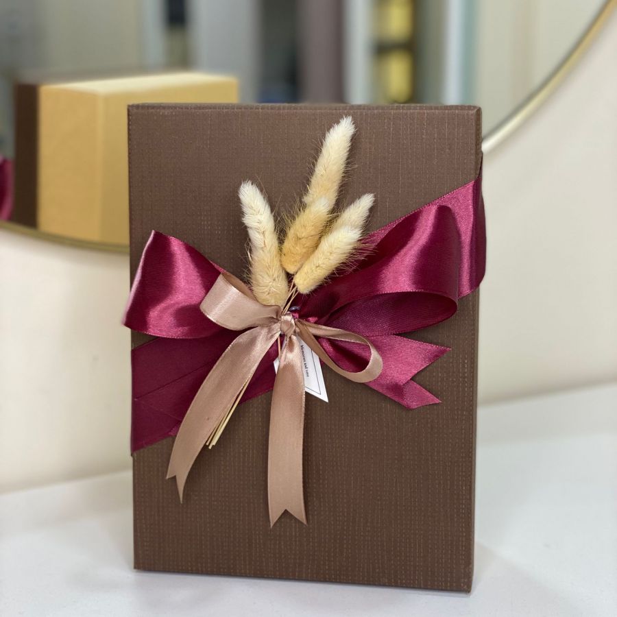 Подарочная коробка