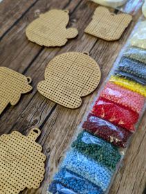 КНИ_МИНИ_102 Картины бисером. Комплект новогодних игрушек. Набор для вышивки бисером.