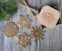 Набор из новогодних игрушек с коробочкой