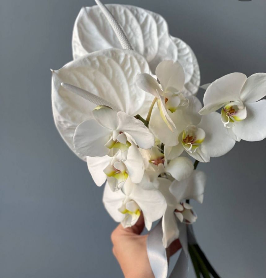 Букет Невесты с Антуриумом и Орхидеей