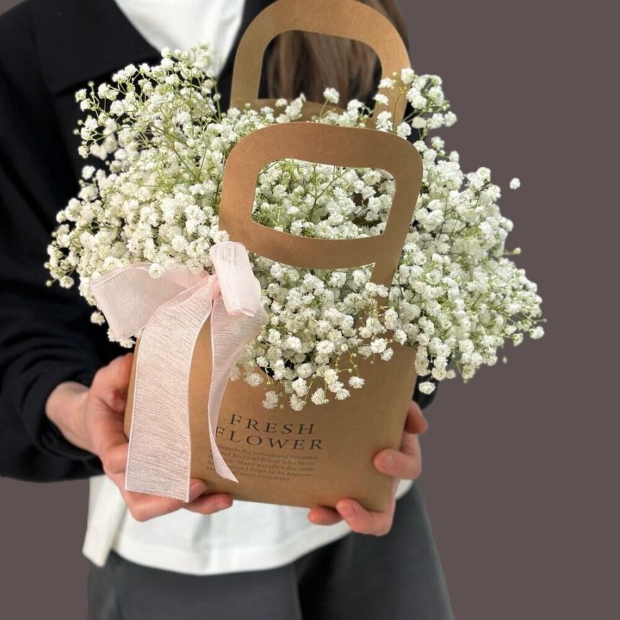 Композиция с белой гипсофилой "Твоя нежность"