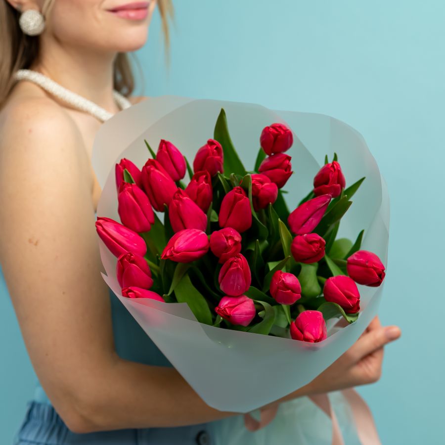 25 розовых тюльпанов