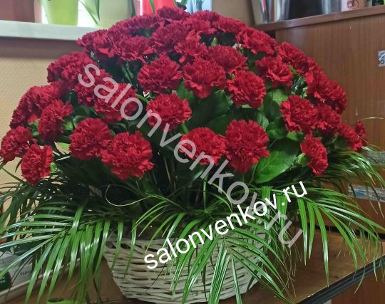 Траурная корзина из живых цветов N91, высота 45 см